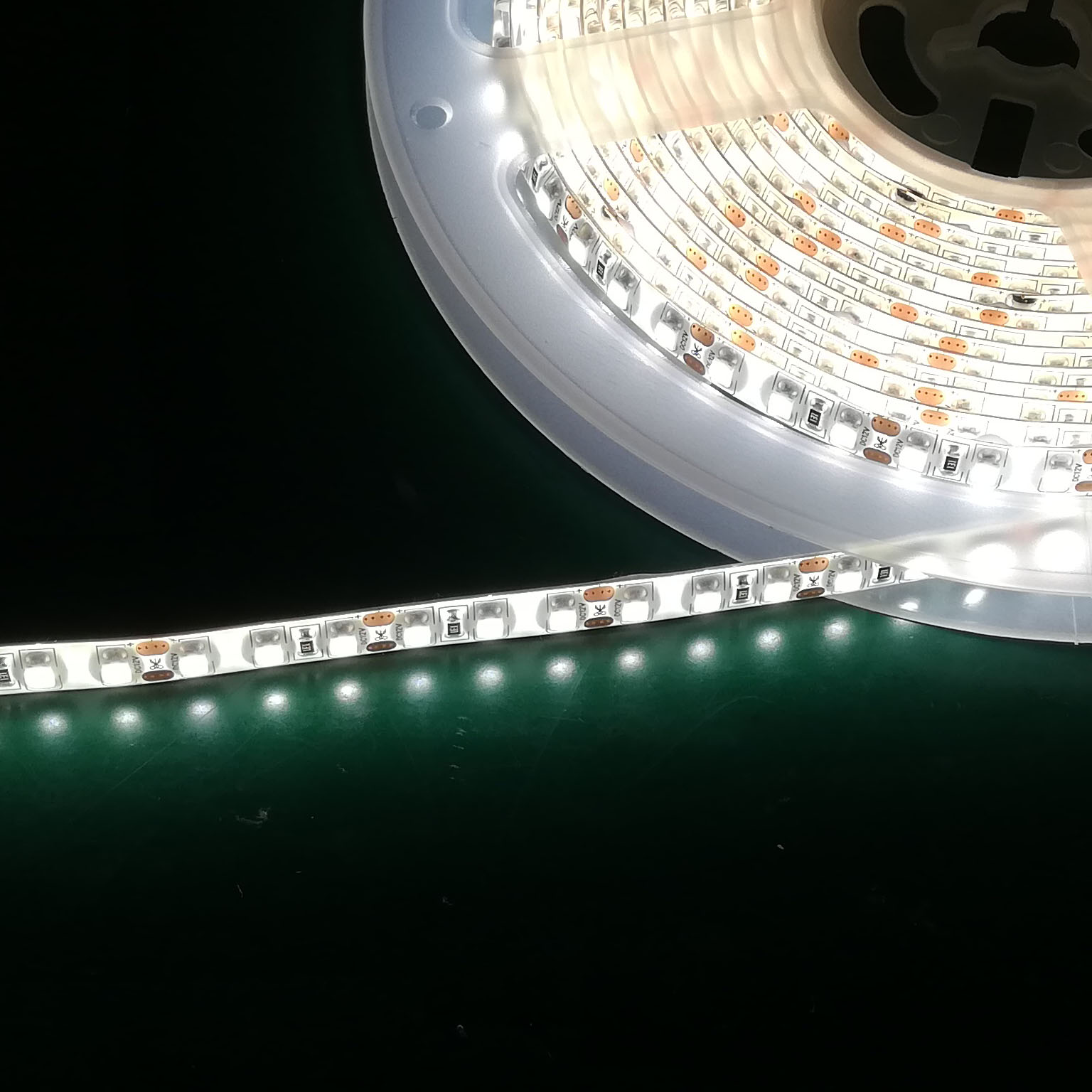 ip65 silica gel on top waterproof led strip lights